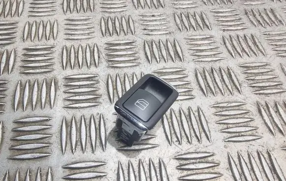 Mercedes-Benz C W204 Electric window control switch A2048700451