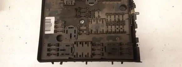 Volkswagen Jetta V Fuse module 1K0937125H