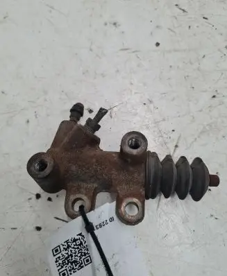 Toyota Yaris Clutch slave cylinder 