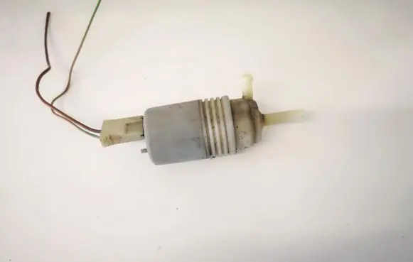 Volvo S40, V40 Windscreen/windshield washer pump