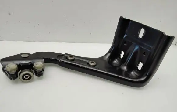 Mercedes-Benz Vito Viano W639 Sliding door middle roller runner A6397630114 A6397601747