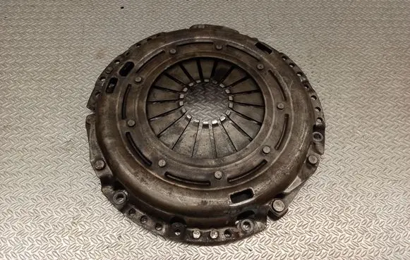 Volkswagen PASSAT B6 Pressure plate 3082000396