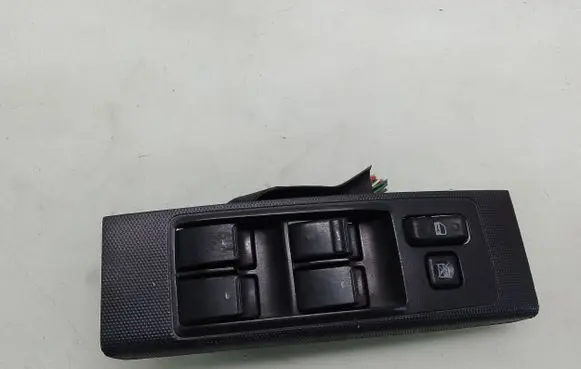 Toyota Corolla Verso E121 Electric window control switch 37073C75B