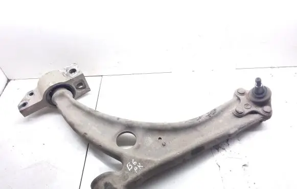 Volkswagen PASSAT B6 Front lower control arm/wishbone 3C0407153B