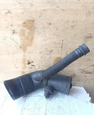 BMW 5 E39 Intercooler hose/pipe 2247909