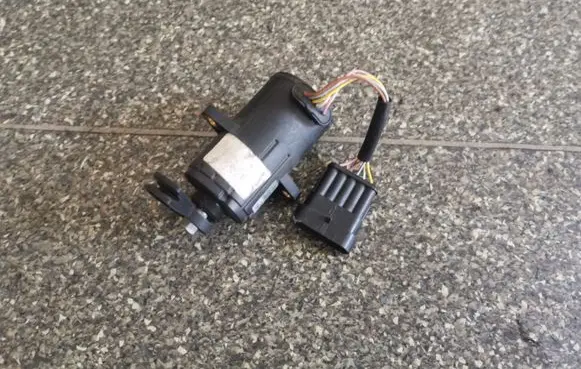 Nissan Almera Tino Accelerator throttle pedal 0281002425 189195M300