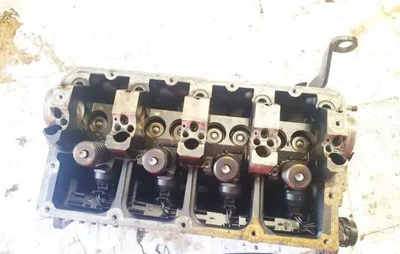 Skoda Superb B5 (3U) Engine head 038103373R