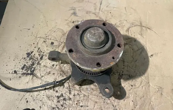 Mercedes-Benz Sprinter W901 W902 W903 W904 Front wheel hub