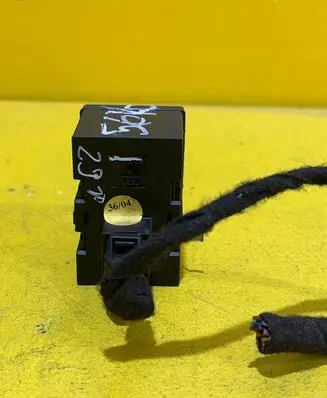 Audi A6 S6 C6 4F Tailgate/trunk/boot open switch 