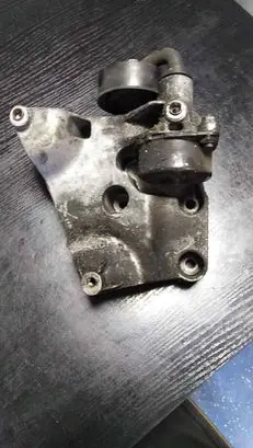 BMW 3 E46 A/C compressor mount bracket 7787319