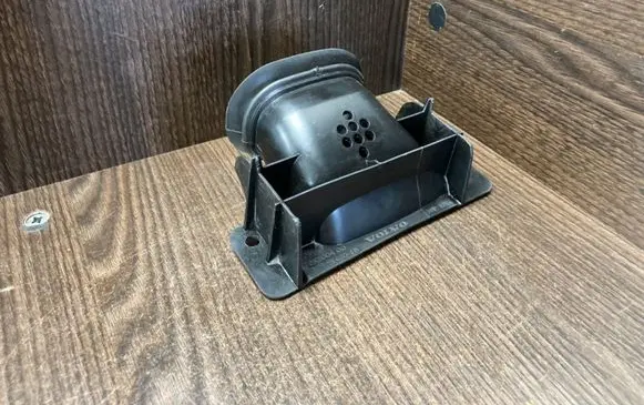 Volvo V50 Intake resonator 72101004