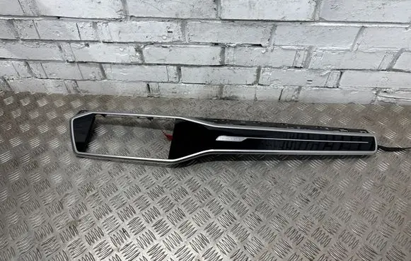 Audi A6 S6 C8 4K Radio/GPS head unit trim 4K1857200E
