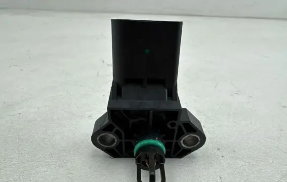 Volkswagen Golf VIII Air pressure sensor 04C906051