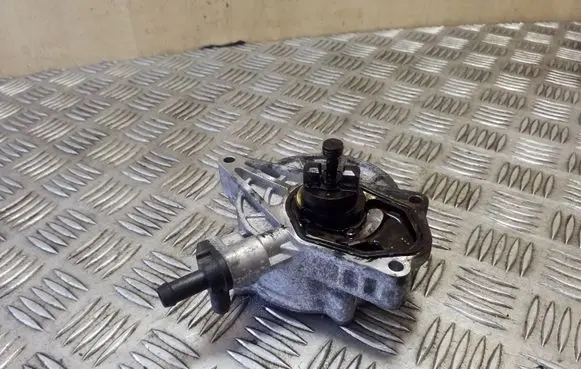 KIA Sportage Vacuum pump 288102A650