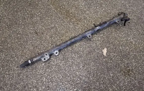 Mercedes-Benz S W220 Fuel main line pipe 0445216004 A6130700095