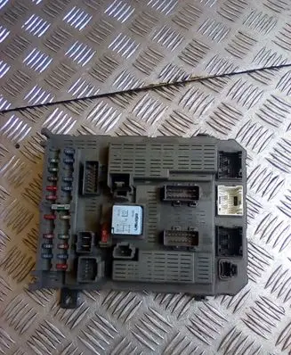 Citroen C5 Fuse module 9637466180 98162200