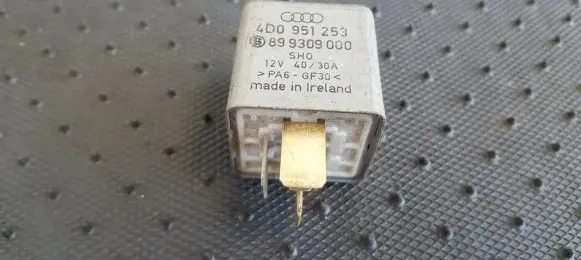 Volkswagen PASSAT B5.5 Other relay 4D0951253 899309000