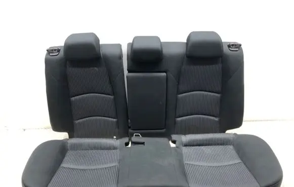 Mazda 3 II Second row seats 