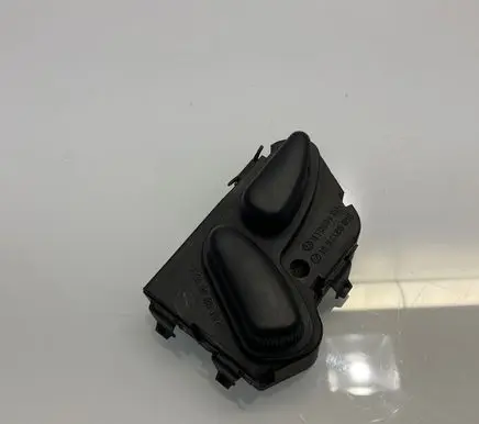 Mercedes-Benz E W211 Seat control switch 2108213851 03463815 A2108213851
