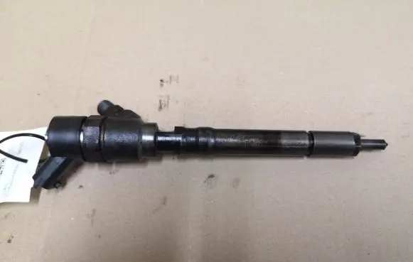 KIA Carens I Fuel injector 0445110064
