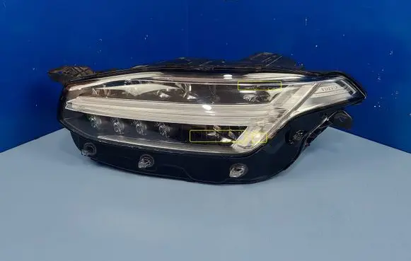 Volvo XC90 Headlight/headlamp 31468918 31655774