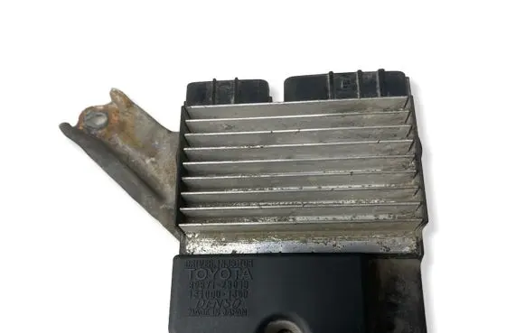 Toyota Avensis T250 Fuel injection control unit/module 8987128010