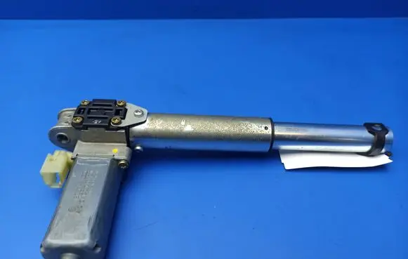 BMW 7 E65 E66 Seat adjustment motor 8320447 0390203230