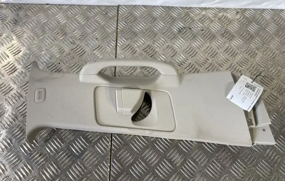 SsangYong Rexton (B) pillar trim (top)