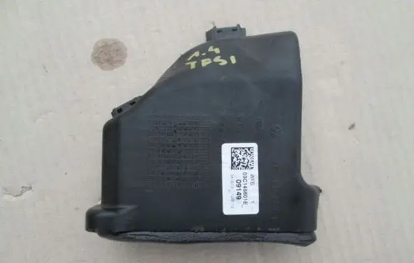 Volkswagen PASSAT CC Other engine bay part 03C145851L