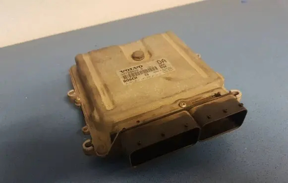 Volvo XC90 Engine control unit/module 0281012103 30729826A