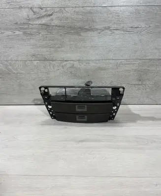 BMW 7 E65 E66 Dashboard storage box/compartment 8261060 69886204 0901928
