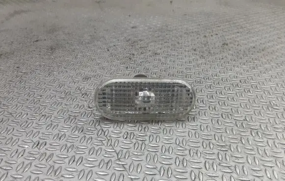 Ford Galaxy Front fender indicator light