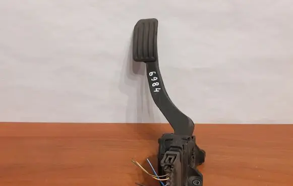 Ford Galaxy Accelerator throttle pedal 6984 6PV009220