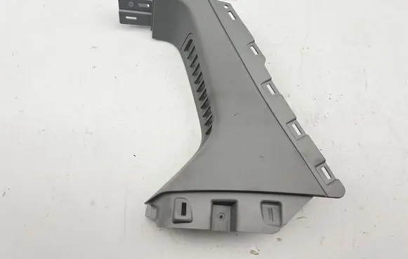 Jeep Grand Cherokee WL (D)pillar trim (top) 6XP10SA5AB 6XP10TRMAB
