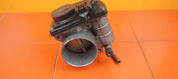 Renault Megane III Throttle body valve 52601 M4R711