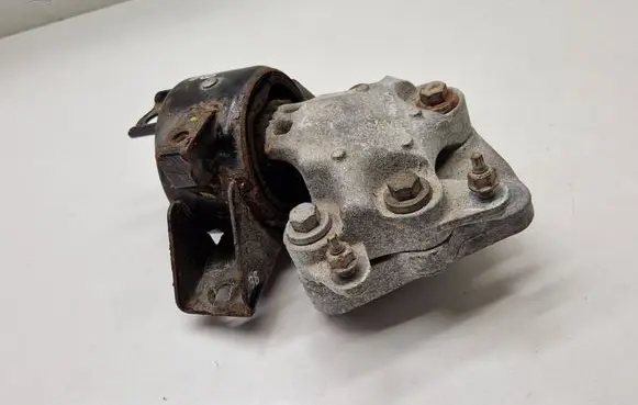 Buick Encore I Engine mount bracket 42476587