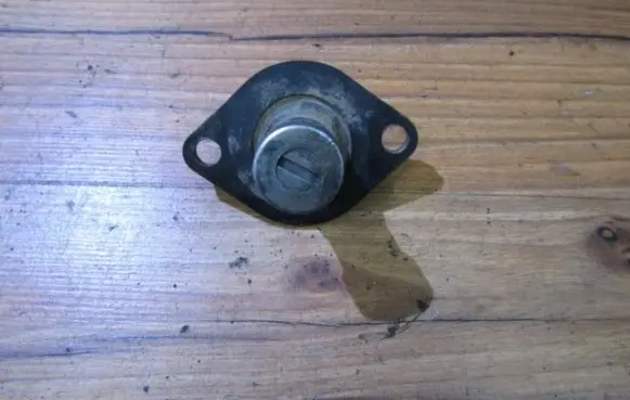 Mazda 323 F Tailgate exterior lock 