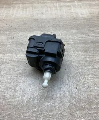 Audi A6 S6 C4 4A Headlight level adjustment motor 007282 00728213