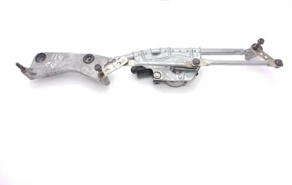 Front wiper linkage
