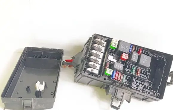 Volkswagen Tiguan Fuse box set 5Q0937132A 5Q0907361G