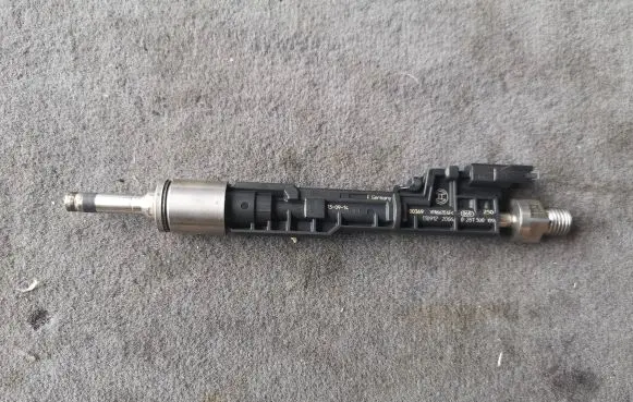 BMW 7 F01 F02 F03 F04 Fuel injector 0261500109 1309122006 PA6635GF