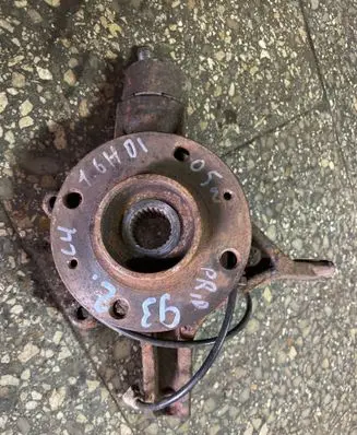 Citroen C4 I Front wheel hub