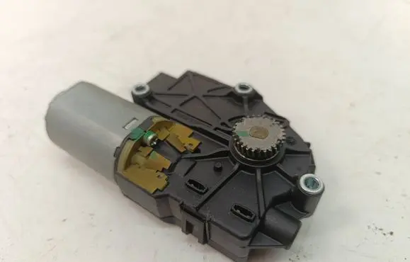 KIA Sorento Sunroof motor/actuator 2226116A 20121127281