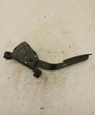 Hyundai i20 (PB PBT) Accelerator throttle pedal 327261J950