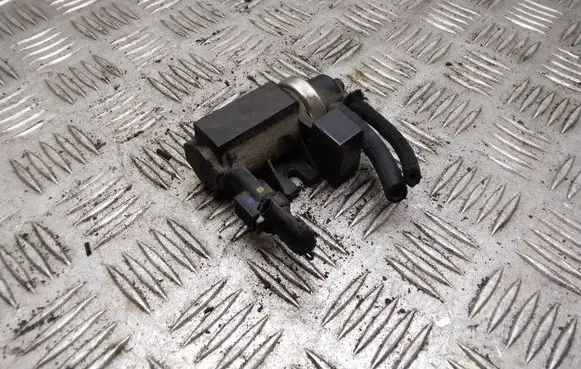 Mercedes-Benz B W245 Turbo solenoid valve A0051535528