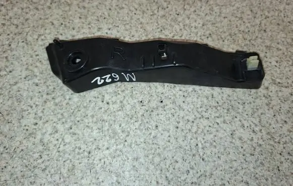 KIA Carens III Front bumper mounting bracket 86514A4020
