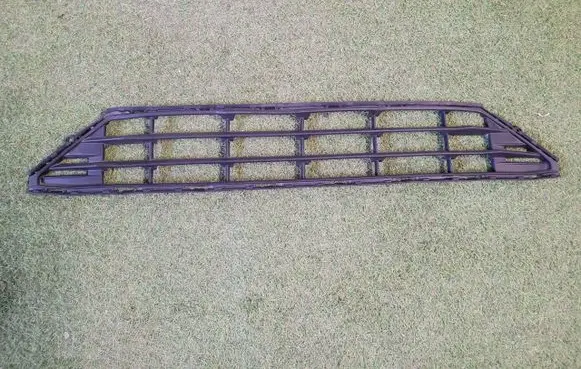 Volvo XC60 Front bumper lower grill 31425175