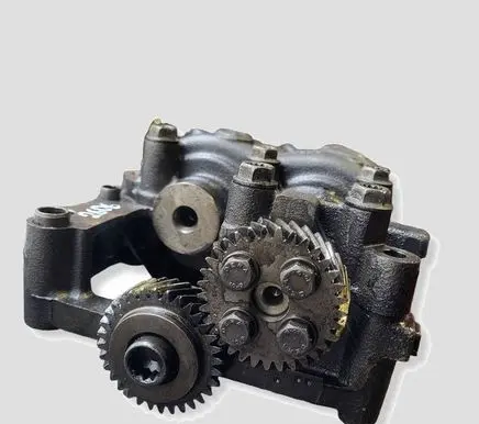 Volkswagen PASSAT B6 Oil pump 03L103537