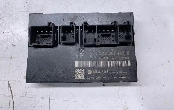 Volkswagen PASSAT B6 Gateway control module 3C0959433H 5DK00906401 S04537H038
