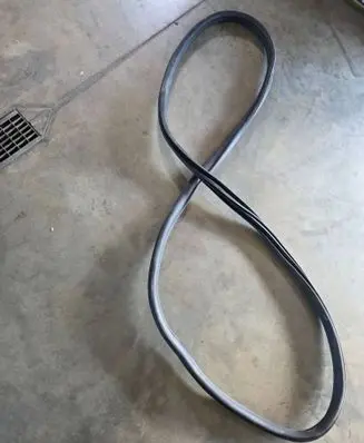 BMW 2 F44 Front door rubber seal 7483095